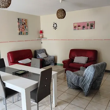 Du Grand-pas Holiday home Doulezon